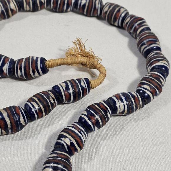 Vintage Venetian Fancy Glass African Trade Chevron Beads String Of 29 - Picture 5 of 7